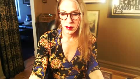 Snapshot of dianeroberts chatting on October 7, 8:39 pm Diane Roberts-Tease and Humiliation online show from October 7, 8:39 pm