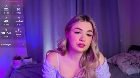 Snapshot of diannedibartolo chatting on November 2, 7:05 pm diannedibartolo online show from November 2, 7:05 pm