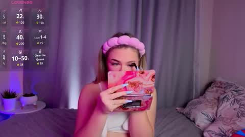 Snapshot of diannedibartolo chatting on November 12, 7:03 pm diannedibartolo online show from November 12, 7:03 pm