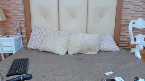 diavalo online show from December 12, 10:13 am