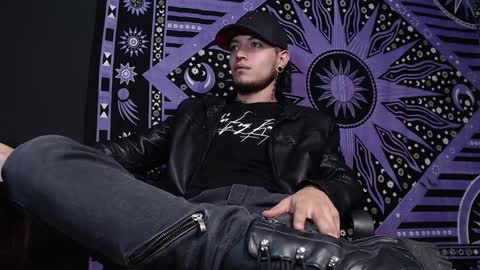 DICAPRIO online show from January 28, 9:29 pm