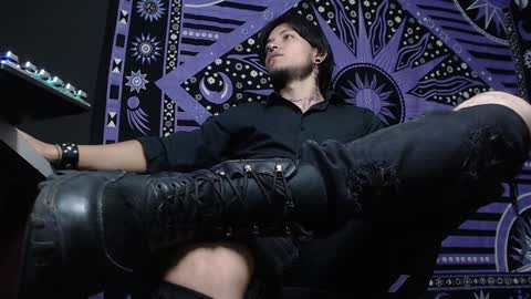 DICAPRIO online show from February 3, 3:38 pm