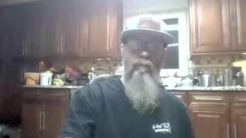 Snapshot of dick_feelsgood chatting on November 16, 3:12 am Dick Feelsgood online show from November 16, 3:12 am