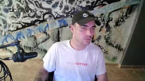 Snapshot of didismurf02 chatting on November 13, 4:00 am didismurf02 online show from November 13, 4:00 am