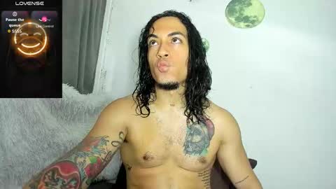 Snapshot of diego__cruz chatting on May 9, 1:16 pm Diego online show from May 9, 1:16 pm