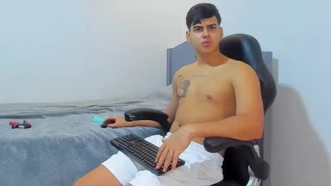 Snapshot of diego_cazas chatting on February 8, 3:08 am DIEGO CAZAS online show from February 8, 3:08 am