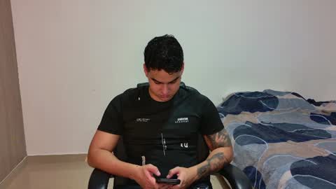Snapshot of diego_cazas chatting on June 17, 2:25 am DIEGO CAZAS online show from June 17, 2:25 am