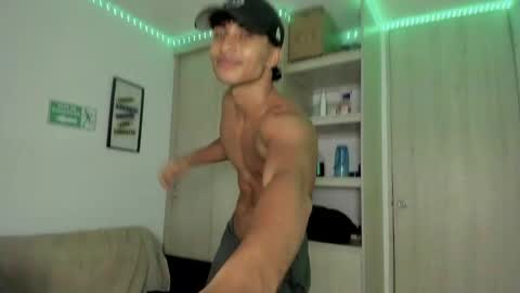 Snapshot of diegsz_ chatting on February 2, 6:26 am diego online show from February 2, 6:26 am