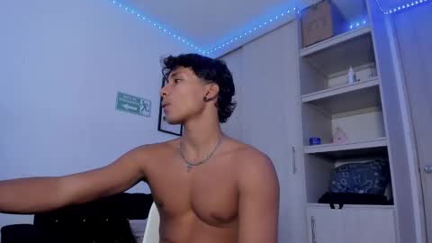 Snapshot of diegsz_ chatting on February 6, 6:13 pm diego online show from February 6, 6:13 pm