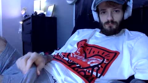 Snapshot of digbicknik chatting on January 31, 6:35 am digbicknik online show from January 31, 6:35 am