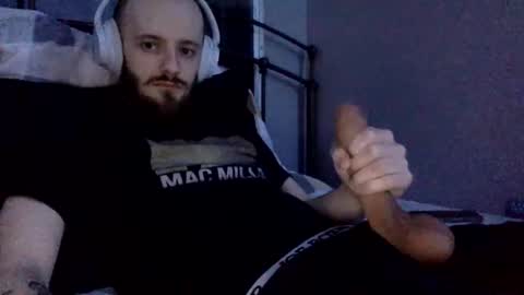 Snapshot of digbicknik chatting on February 6, 11:58 pm digbicknik online show from February 6, 11:58 pm