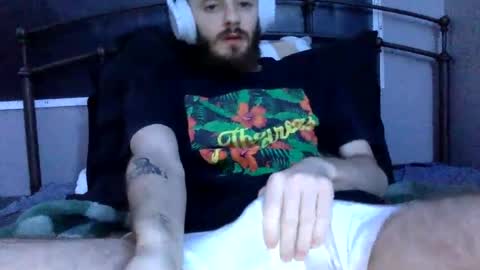 Snapshot of digbicknik chatting on February 26, 9:42 am digbicknik online show from February 26, 9:42 am