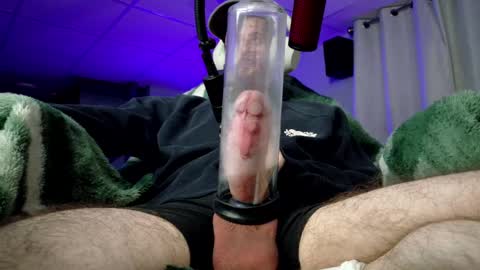 Snapshot of digbicknik chatting on November 14, 2:21 am digbicknik online show from November 14, 2:21 am