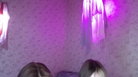 Hi im Alice 3 Im usualy online 03-10 or 17-21 UTC0 online show from March 11, 2:28 am