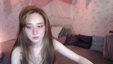 Hi im Alice 3 Im usualy online 03-10 or 17-21 UTC0 online show from April 8, 4:34 am