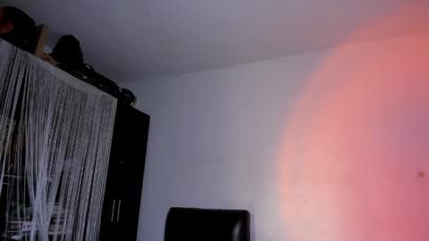 Snapshot of diiego_xxx chatting on June 6, 8:13 pm diiego_xxx online show from June 6, 8:13 pm