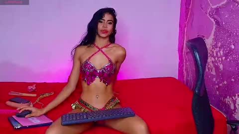 diiosa_latina online show from June 5, 8:36 pm