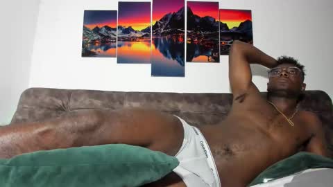 Snapshot of dilaan_carter chatting on November 20, 2:28 pm joshua online show from November 20, 2:28 pm