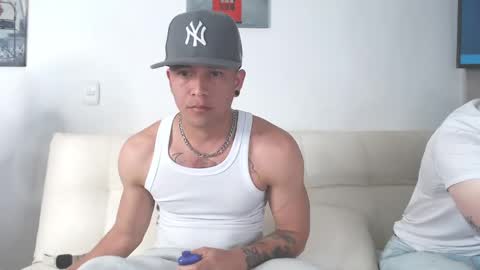 dilanxxx8888 online show from April 1, 4:24 am