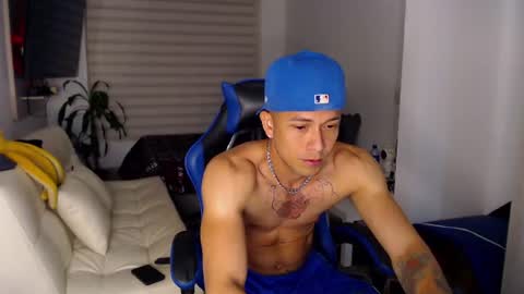 dilanxxx8888 online show from July 9, 3:54 am