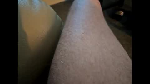 Snapshot of dilf232323 chatting on September 21, 6:48 am Dilf online show from September 21, 6:48 am