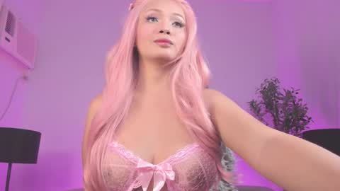 Snapshot of dillariahook chatting on September 23, 8:45 pm LEXI X BARBIE online show from September 23, 8:45 pm