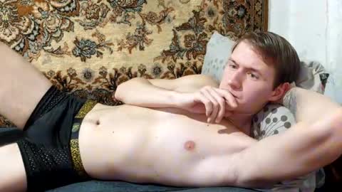 Snapshot of dimastyzzz chatting on January 7, 7:28 pm Dimetriusen online show from January 7, 7:28 pm