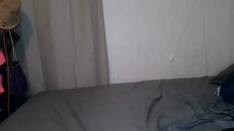 Snapshot of dimepiecexxx chatting on October 31, 1:17 am Sofie online show from October 31, 1:17 am