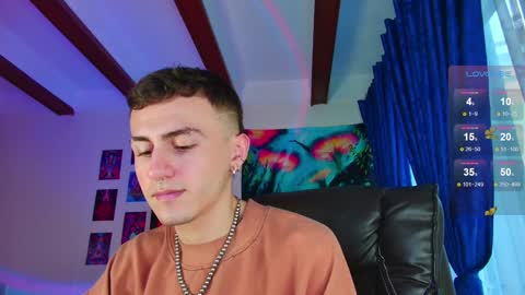 Julian Independent Model online show from December 4, 10:30 pm