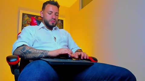 Snapshot of dimitri_master chatting on October 7, 10:18 pm Angel Dimitri online show from October 7, 10:18 pm