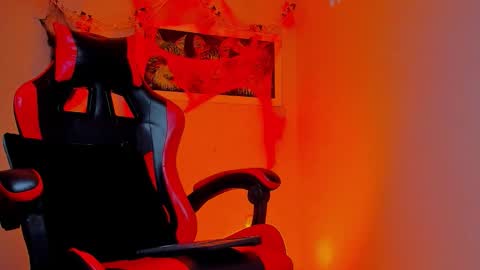 Snapshot of dimitri_master chatting on October 19, 10:21 pm Angel Dimitri online show from October 19, 10:21 pm