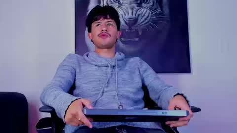 Snapshot of dimitrideluxe chatting on September 16, 1:39 am Dimitri online show from September 16, 1:39 am