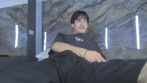 Snapshot of dimitrideluxe chatting on October 15, 12:05 pm Dimitri online show from October 15, 12:05 pm