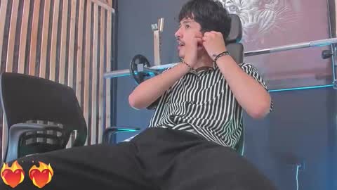 Snapshot of dimitrideluxe chatting on October 24, 8:38 pm Dimitri online show from October 24, 8:38 pm