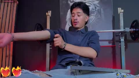 Snapshot of dimitrideluxe chatting on October 29, 8:21 pm Dimitri online show from October 29, 8:21 pm