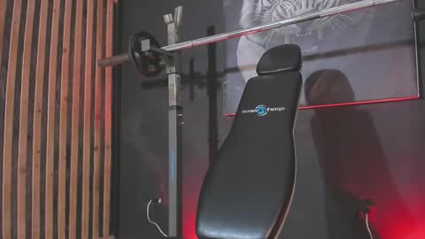 Snapshot of dimitrideluxe chatting on December 16, 9:31 pm Dimitri online show from December 16, 9:31 pm