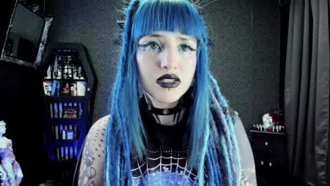 Snapshot of dimmuanddarkness chatting on December 18, 5:59 am dimmuanddarkness online show from December 18, 5:59 am