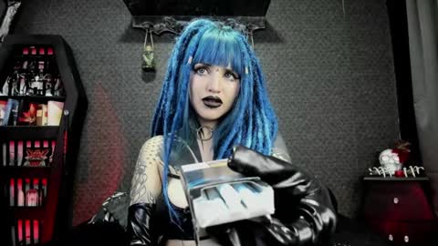 Snapshot of dimmuanddarkness chatting on December 19, 10:13 am dimmuanddarkness online show from December 19, 10:13 am