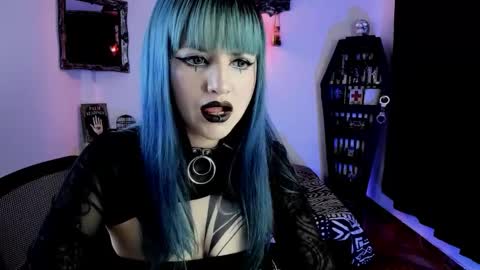 Snapshot of dimmuanddarkness chatting on November 21, 8:35 am dimmuanddarkness online show from November 21, 8:35 am