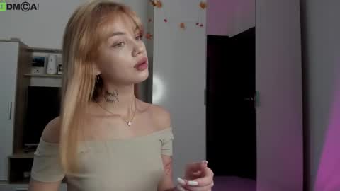 Snapshot of din_star chatting on November 9, 8:23 am Dina online show from November 9, 8:23 am