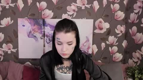 Snapshot of dina_curio chatting on December 19, 9:05 am Dina online show from December 19, 9:05 am