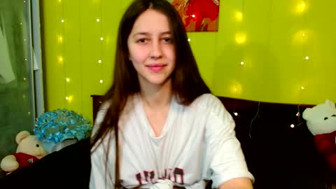 Snapshot of dinafrittz chatting on December 2, 12:18 pm DinaFritz online show from December 2, 12:18 pm