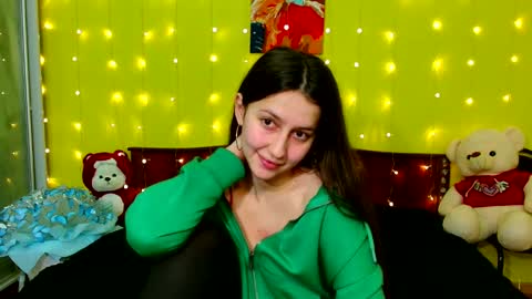 Snapshot of dinafrittz chatting on December 14, 7:25 pm DinaFritz online show from December 14, 7:25 pm