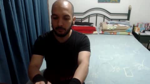 Snapshot of dinchtcams chatting on March 26, 11:32 pm Dincht online show from March 26, 11:32 pm