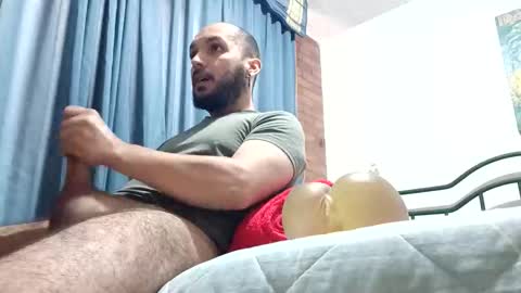Snapshot of dinchtcams chatting on April 27, 5:55 pm Dincht online show from April 27, 5:55 pm