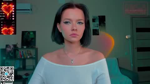 Snapshot of dindin_ chatting on November 28, 6:27 am Jessie online show from November 28, 6:27 am