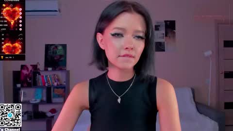 Snapshot of dindin_ chatting on December 14, 1:38 pm Jessie online show from December 14, 1:38 pm