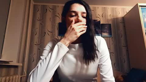 dinorahfleeks online show from March 16, 7:40 pm