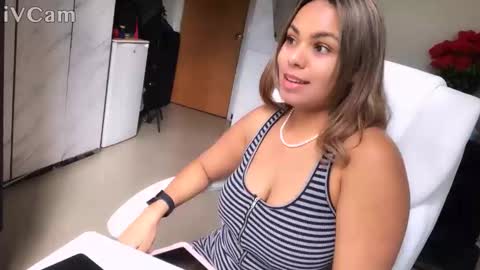 Snapshot of diosadeluniverso_ chatting on November 8, 8:40 pm diosadeluniverso_ online show from November 8, 8:40 pm