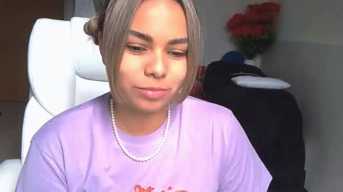 Snapshot of diosadeluniverso_ chatting on November 25, 4:40 pm diosadeluniverso_ online show from November 25, 4:40 pm